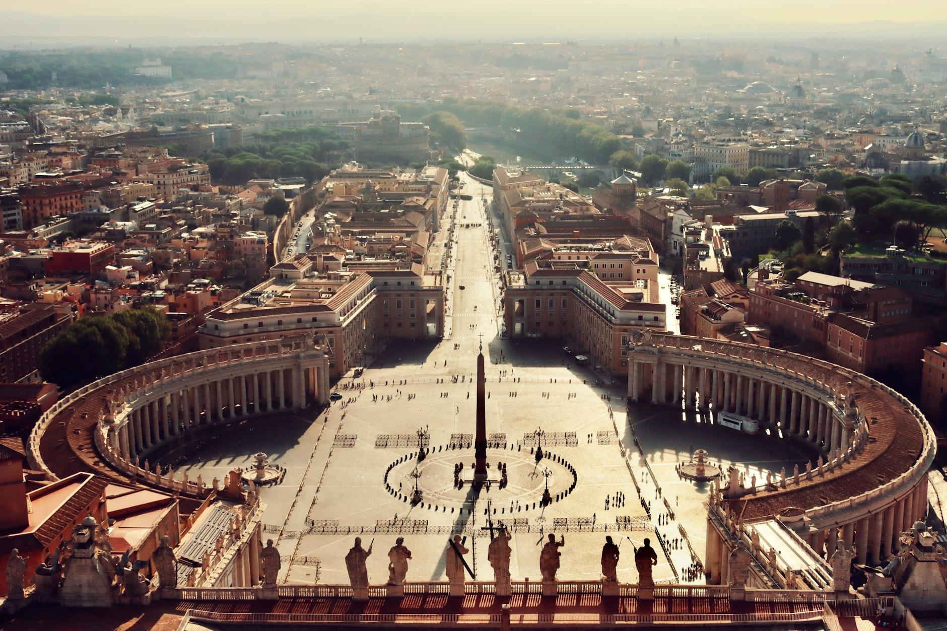 st peters square in vatican